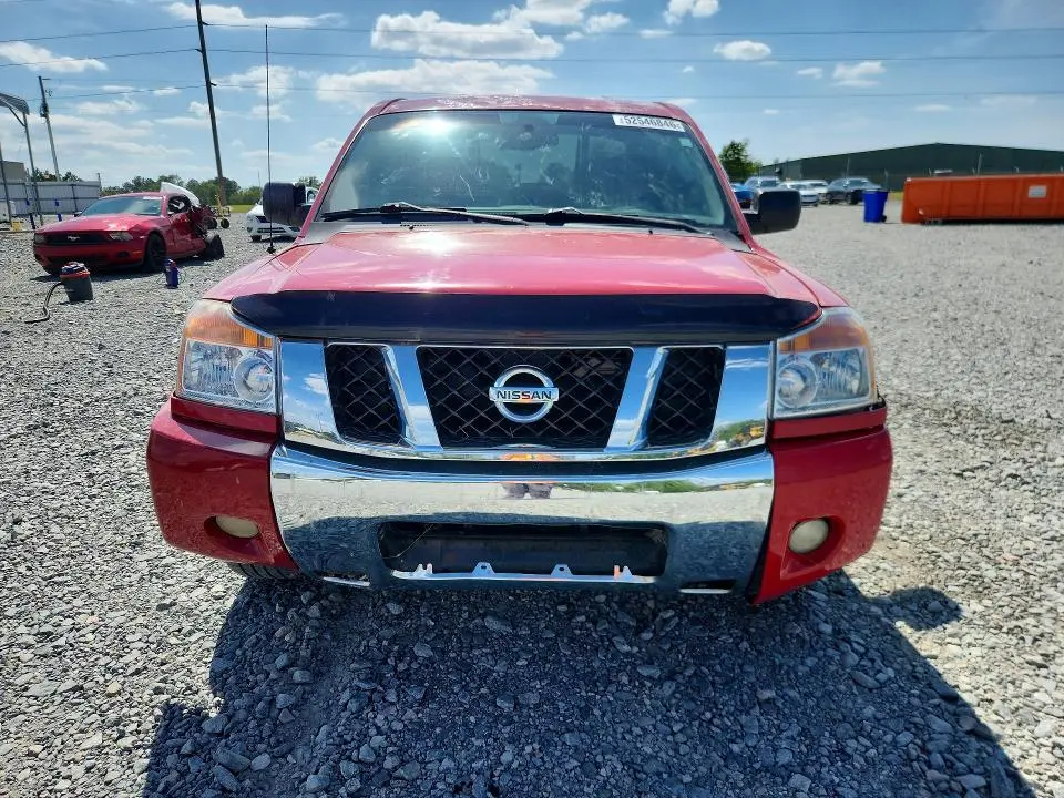 2011 NISSAN TITAN SV  