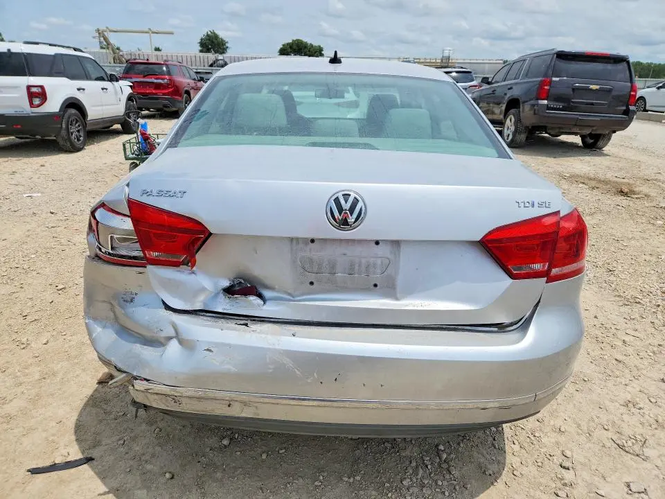 2012 VOLKSWAGEN PASSAT SE  