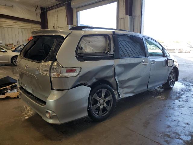 2017 TOYOTA SIENNA SE