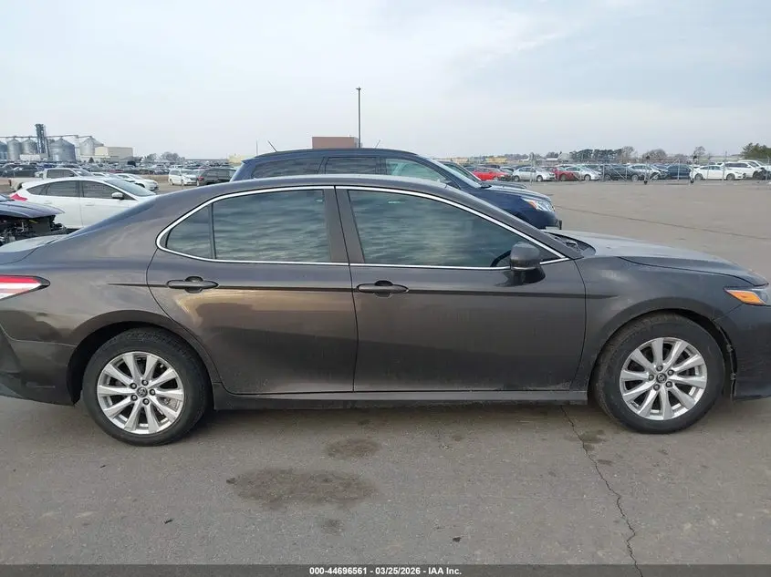 2018 TOYOTA CAMRY LE