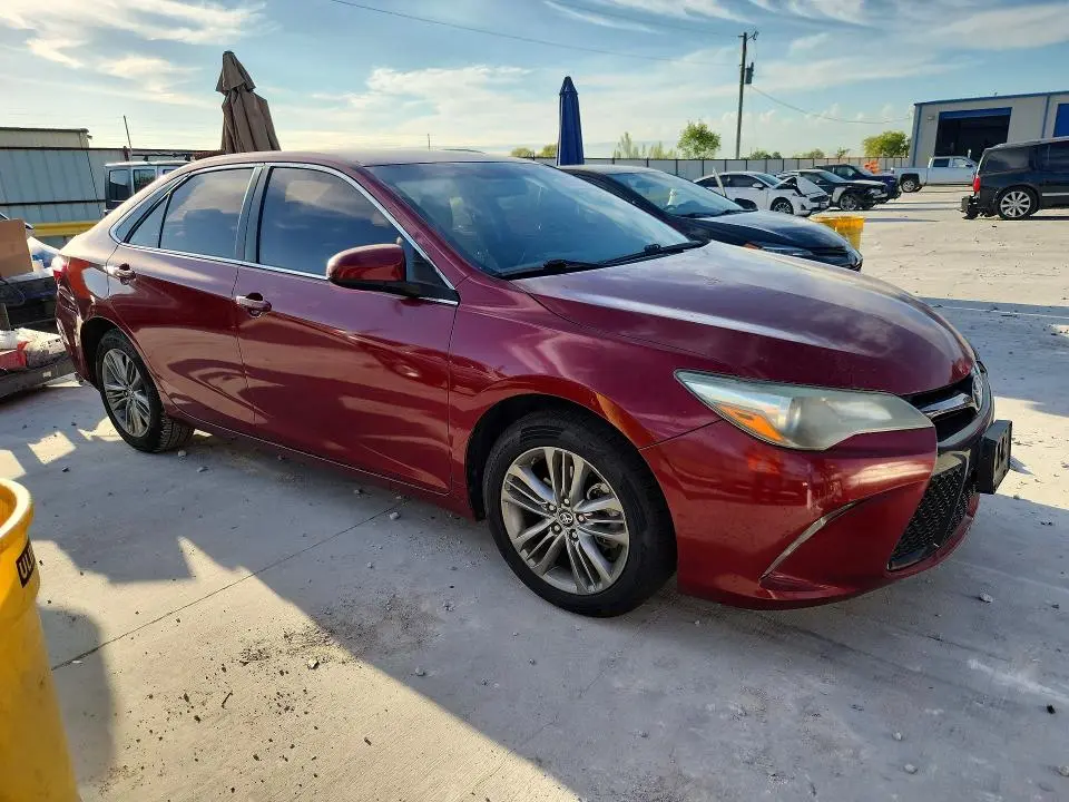 2017 TOYOTA CAMRY SE  