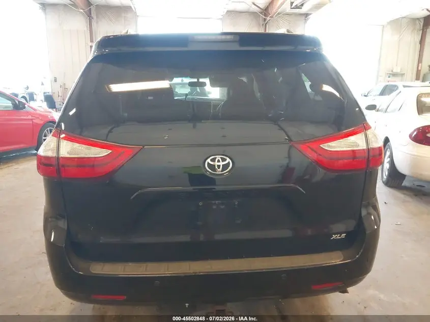 2016 TOYOTA SIENNA XLE 8 PASSENGER