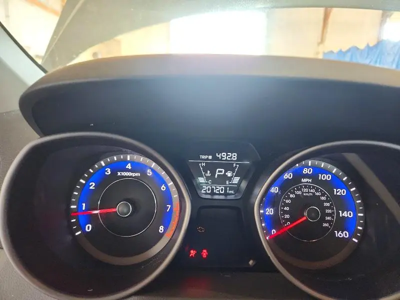 2014 HYUNDAI ELANTRA SE  