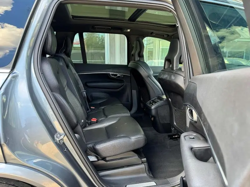 2020 VOLVO XC90 T6 MOMENTUM  