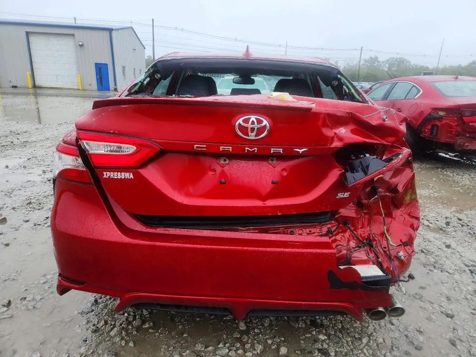 2020 TOYOTA CAMRY SE  