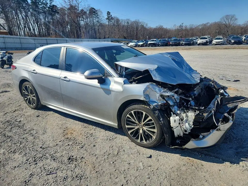 2018 TOYOTA CAMRY   