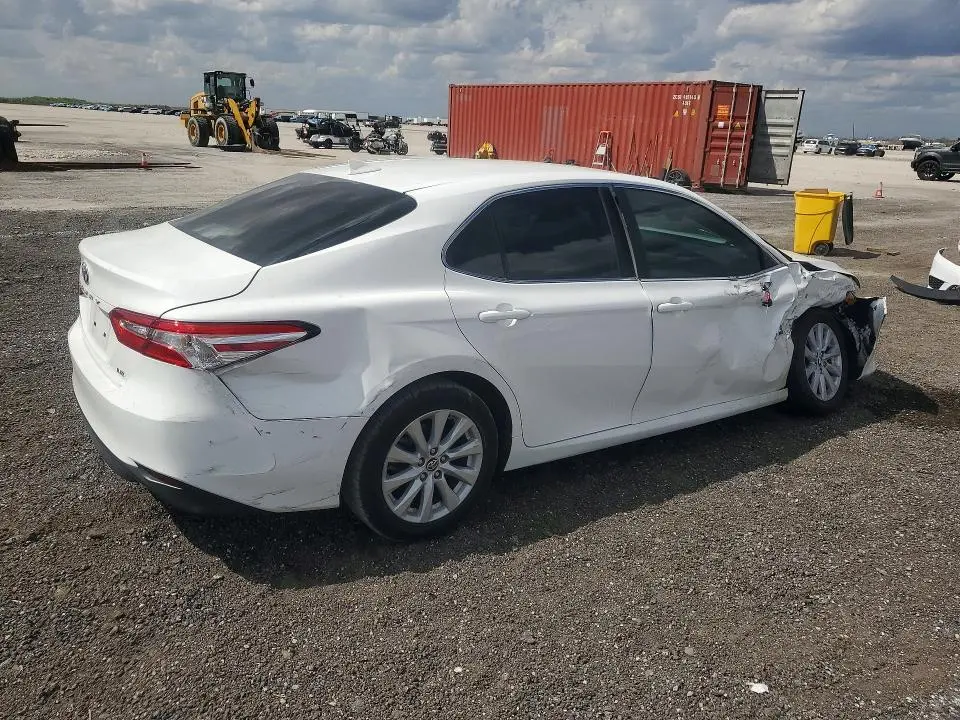 2019 TOYOTA CAMRY LE  