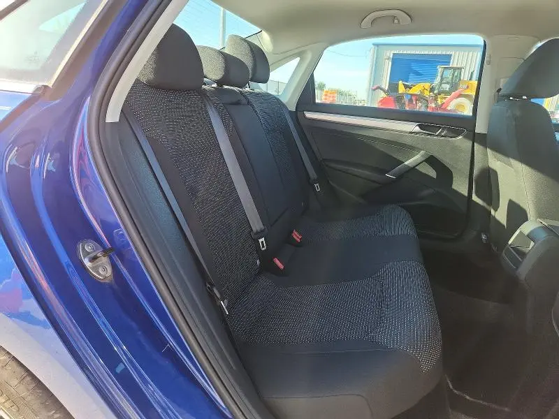 2016 VOLKSWAGEN PASSAT S  