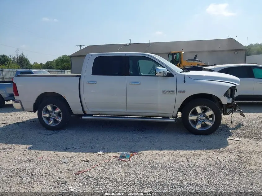 2016 RAM 1500 SLT