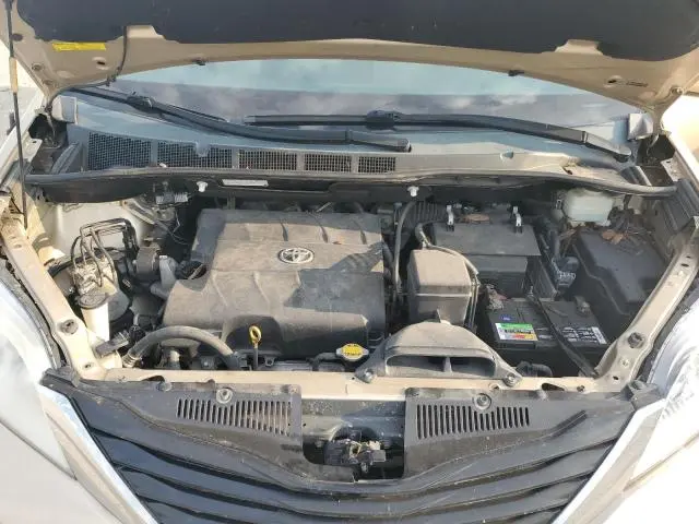 2012 TOYOTA SIENNA LE  