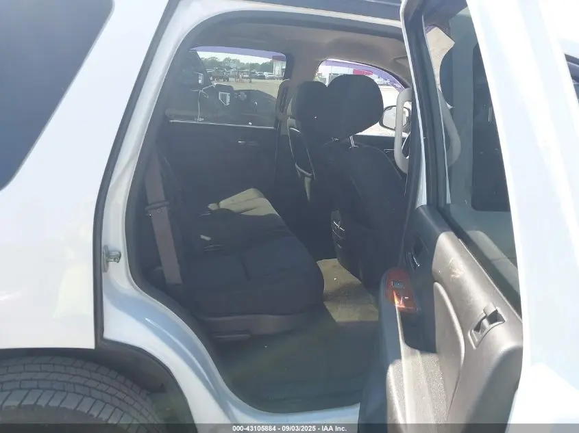 2013 GMC YUKON SLE