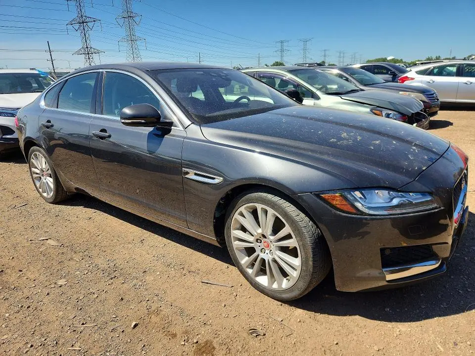 2017 JAGUAR XF PRESTIGE  