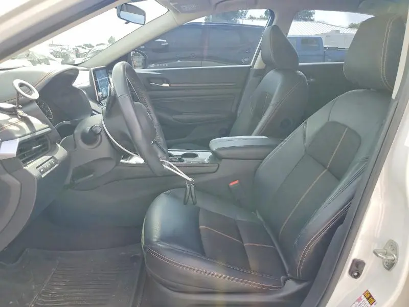 2022 NISSAN ALTIMA SR  