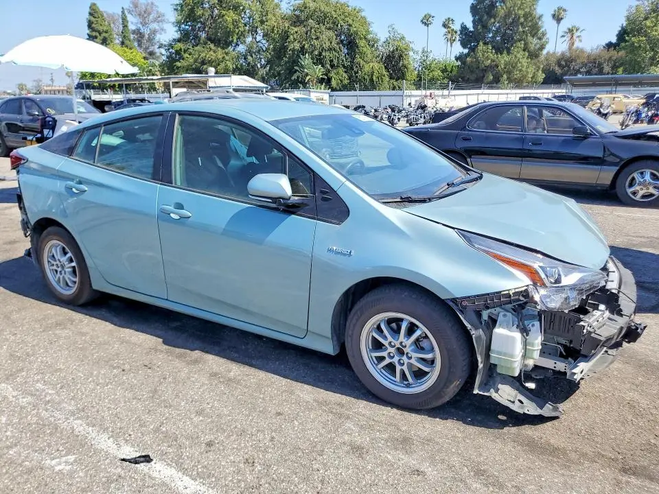 2020 TOYOTA PRIUS LE AWD-E  