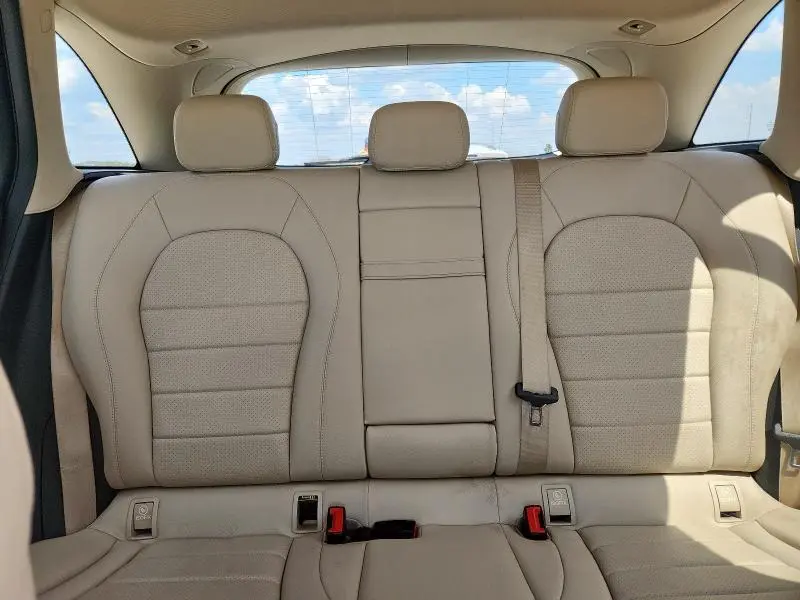 2016 MERCEDES-BENZ GLC 300  