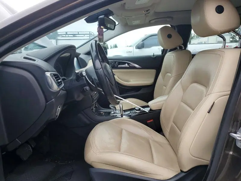 2017 INFINITI QX30 PREMIUM  