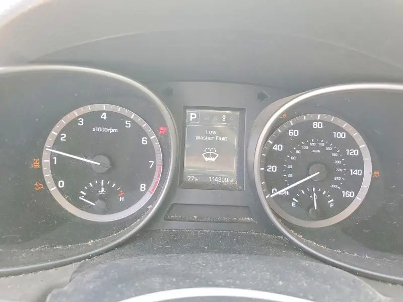 2018 HYUNDAI SANTA FE SE  