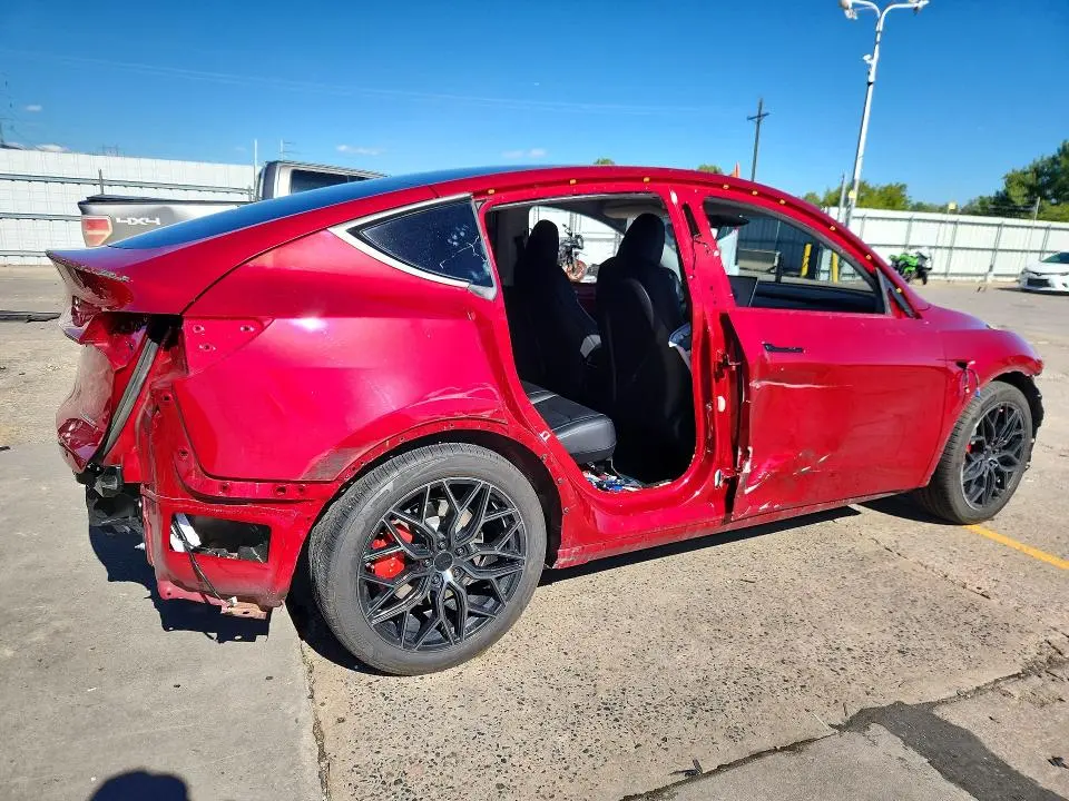 2025 TESLA MODEL Y   