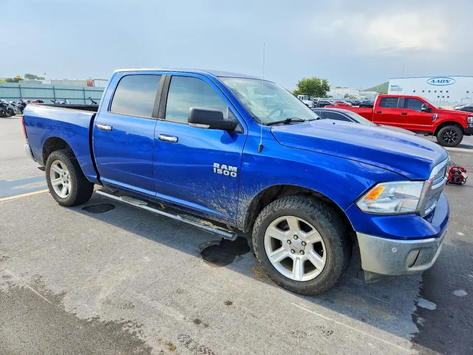 2016 RAM 1500 SLT  