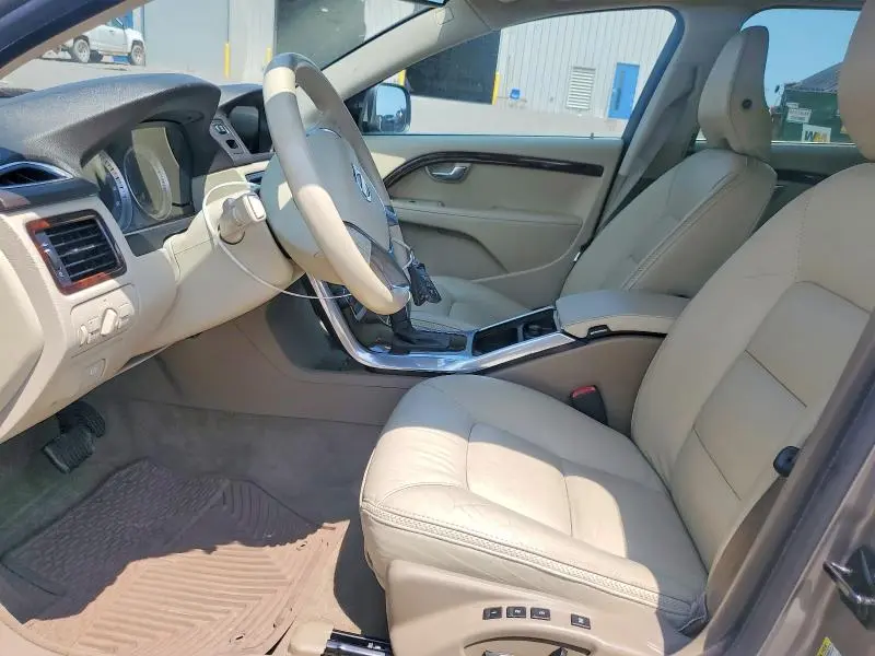 2013 VOLVO XC70 3.2  