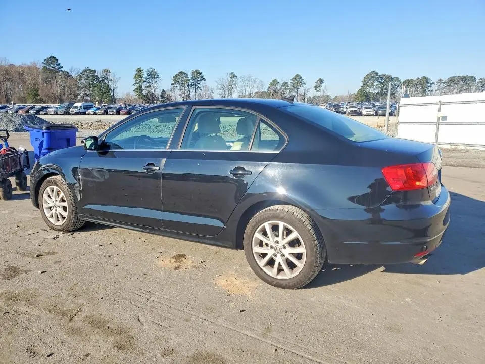2013 VOLKSWAGEN JETTA SE  