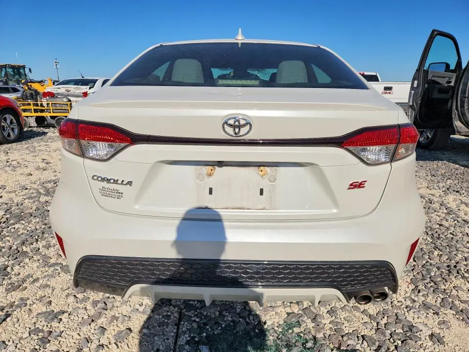 2021 TOYOTA COROLLA SE  