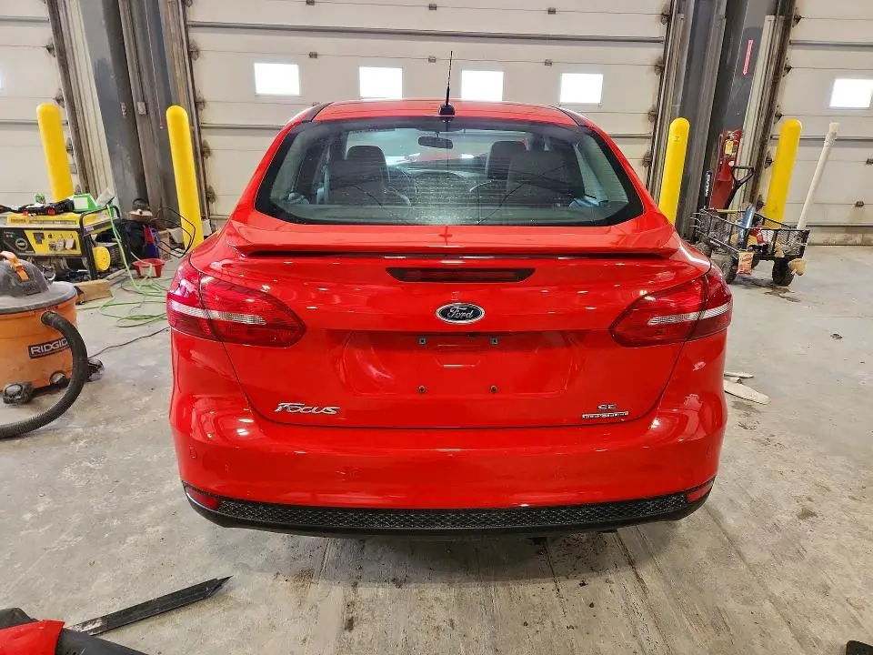 2015 FORD FOCUS SE  