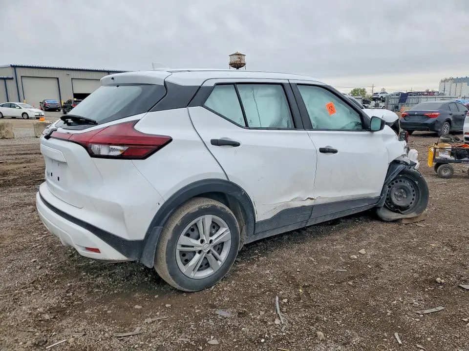 2024 NISSAN KICKS S  