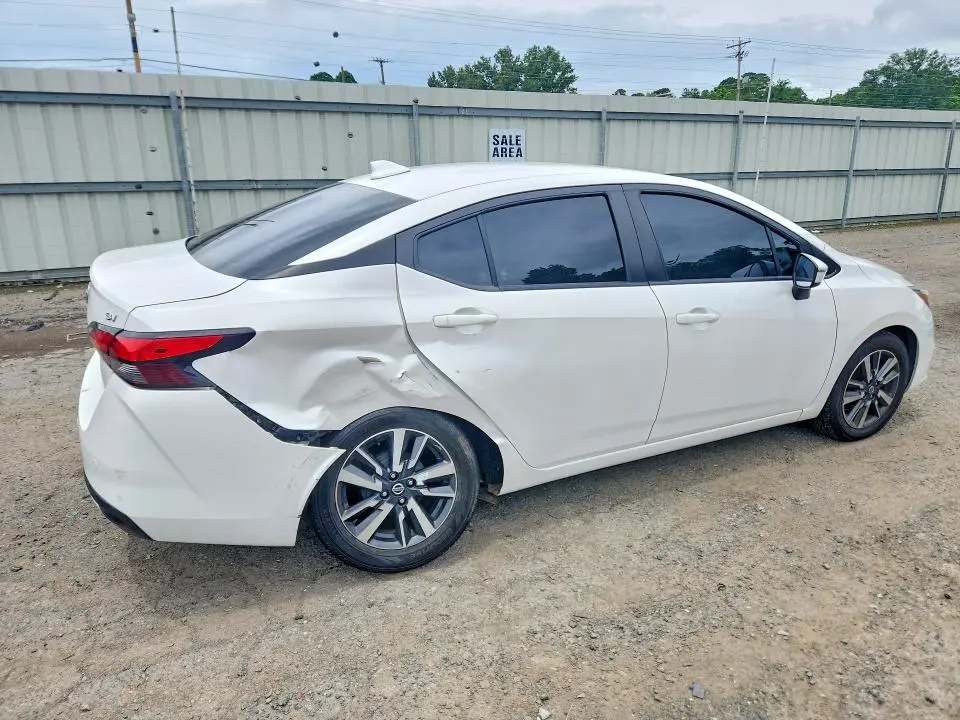 2021 NISSAN VERSA SV  