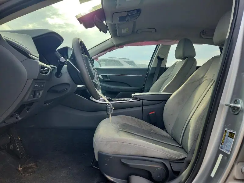 2021 HYUNDAI SONATA SE  