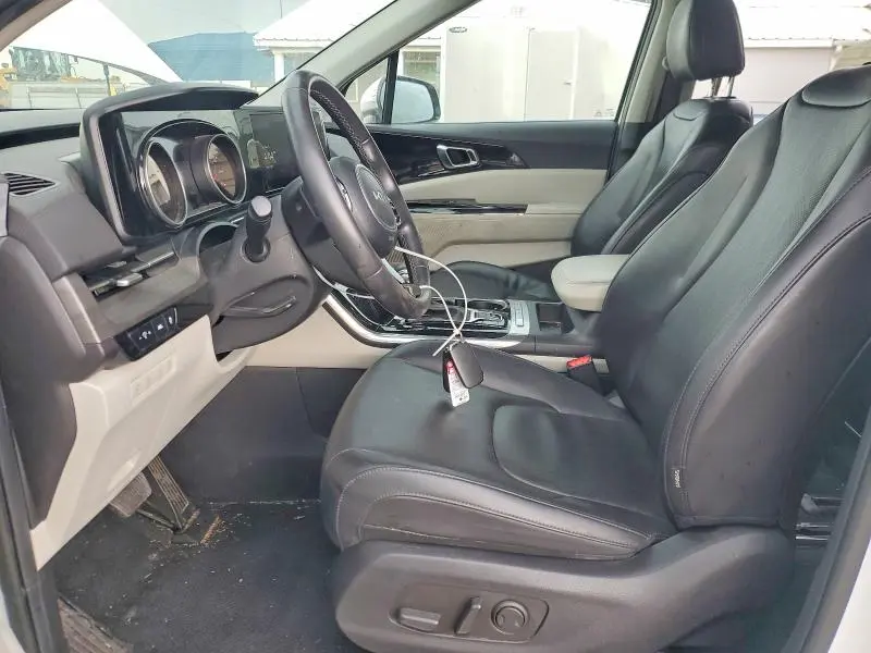 2024 KIA CARNIVAL EX  