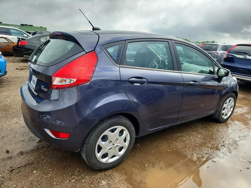 2013 FORD FIESTA SE  