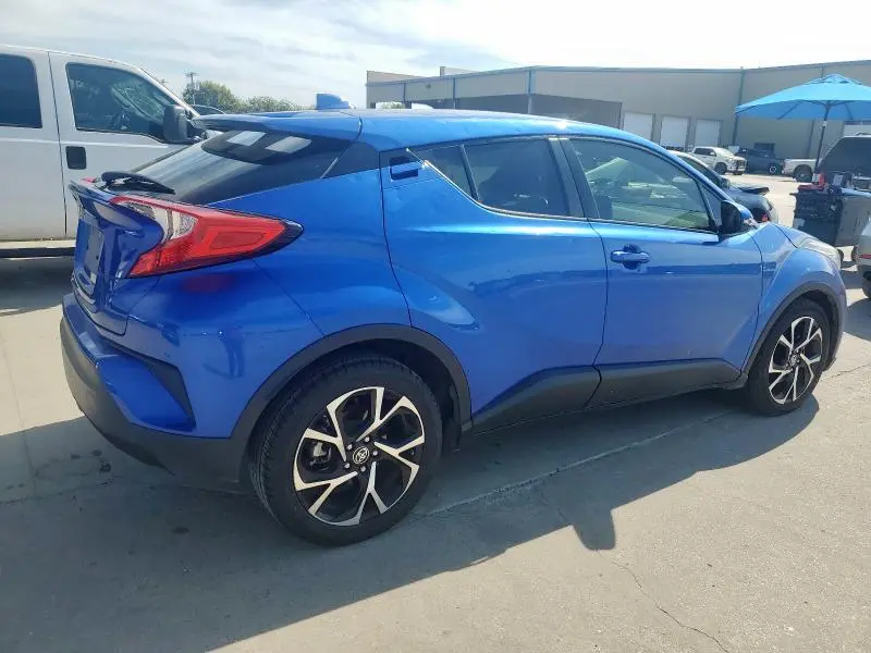 2020 TOYOTA C-HR XLE