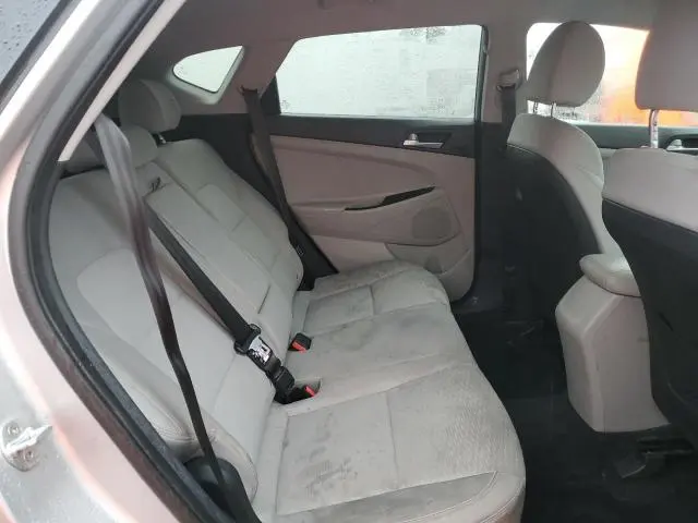 2021 HYUNDAI TUCSON SE  