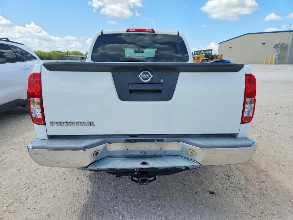 2014 NISSAN FRONTIER S  