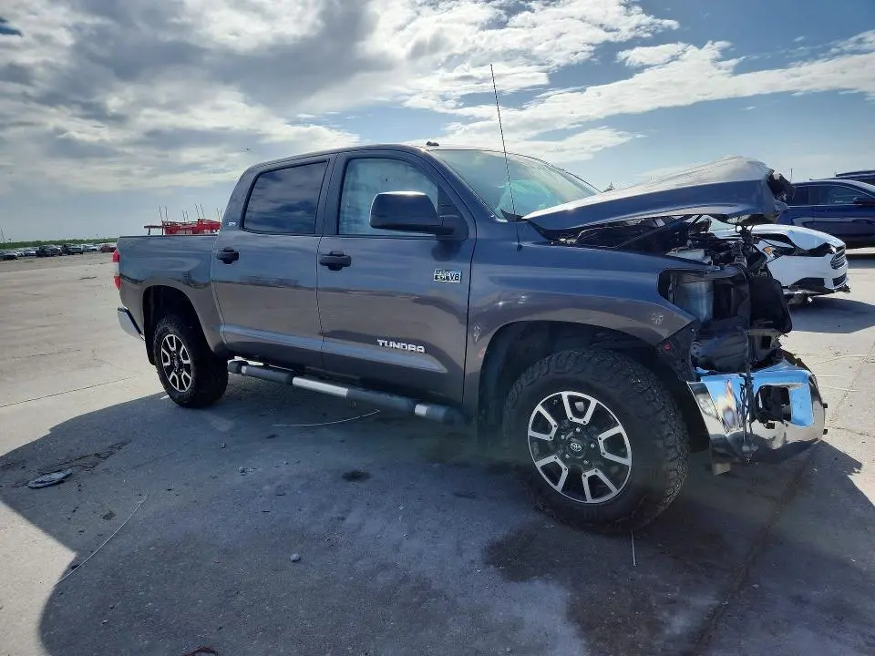 2016 TOYOTA TUNDRA SR5  