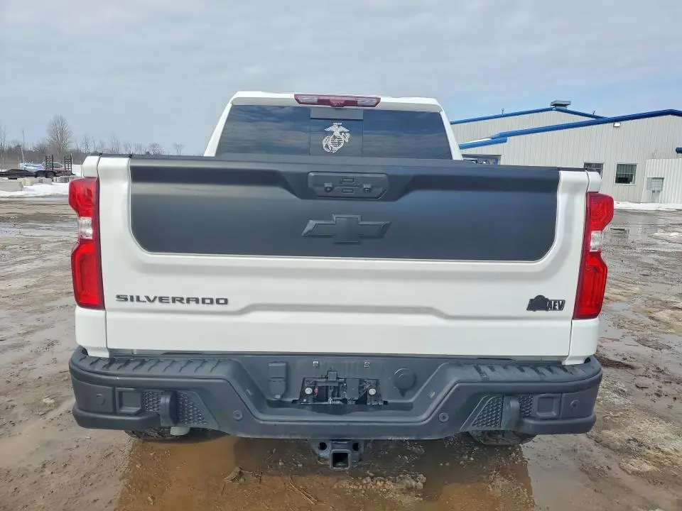 2024 CHEVROLET SILVERADO K1500 ZR2  