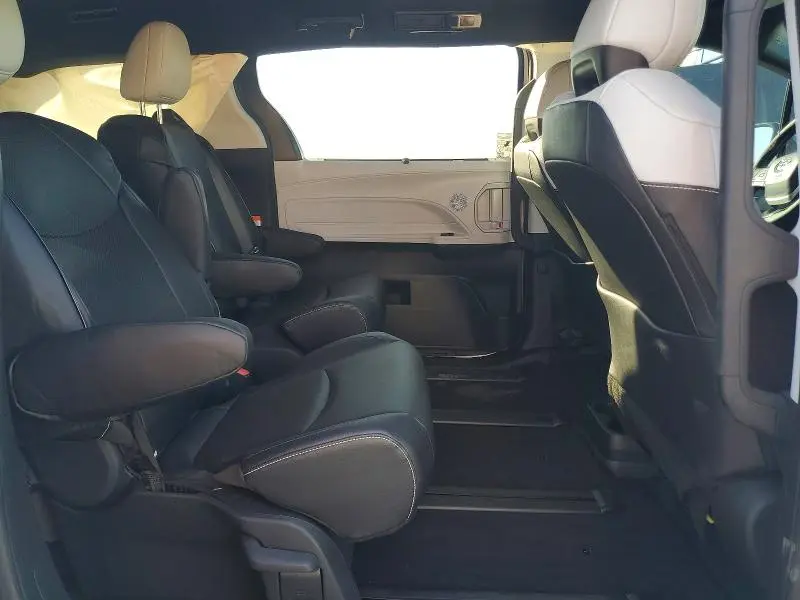 2025 TOYOTA SIENNA XSE 7-PASSENGER  