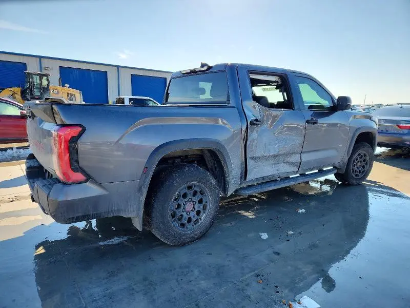 2025 TOYOTA TUNDRA CREWMAX LIMITED  