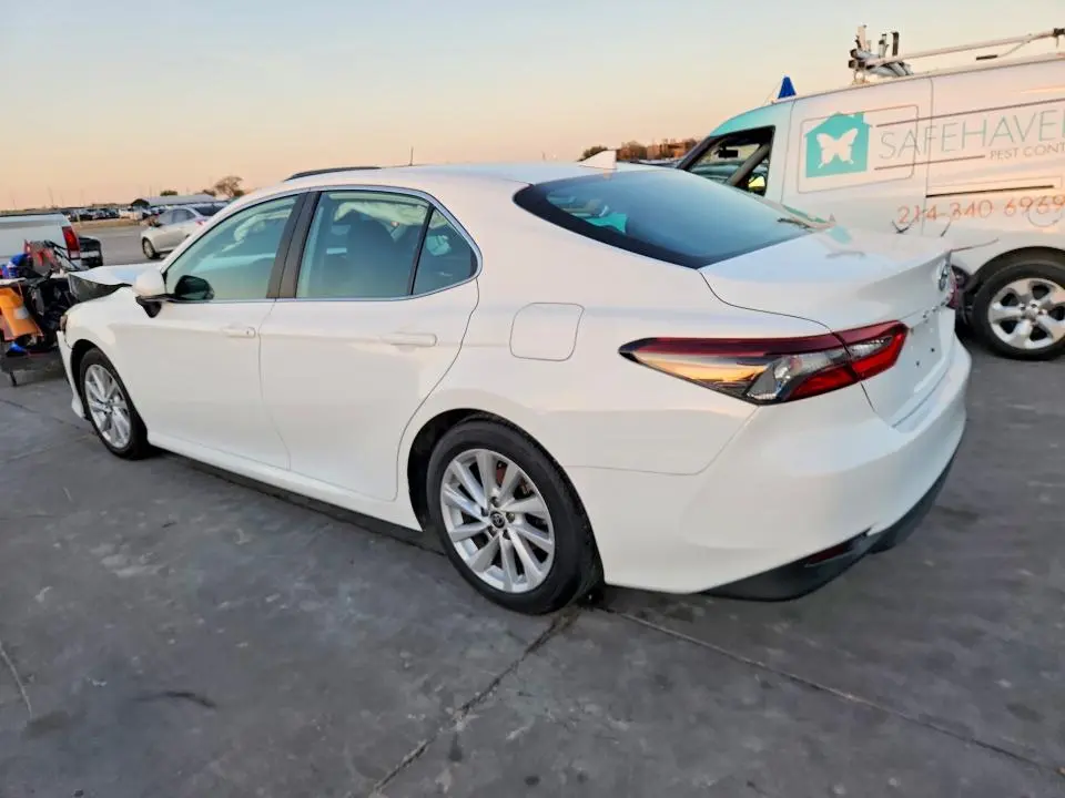 2021 TOYOTA CAMRY LE  
