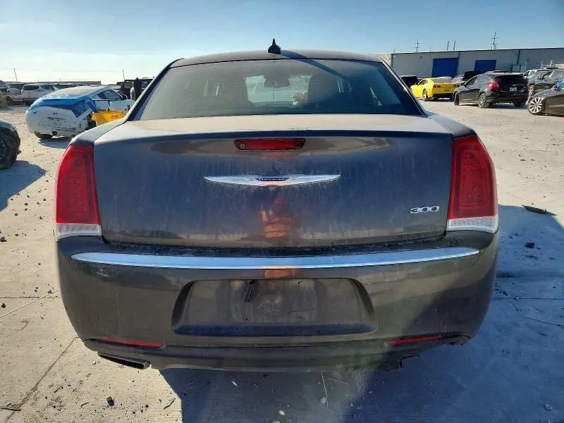 2019 CHRYSLER 300 LIMITED  