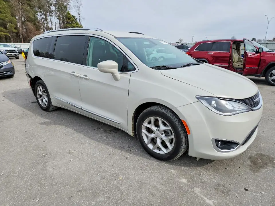2020 CHRYSLER PACIFICA TOURING L PLUS  
