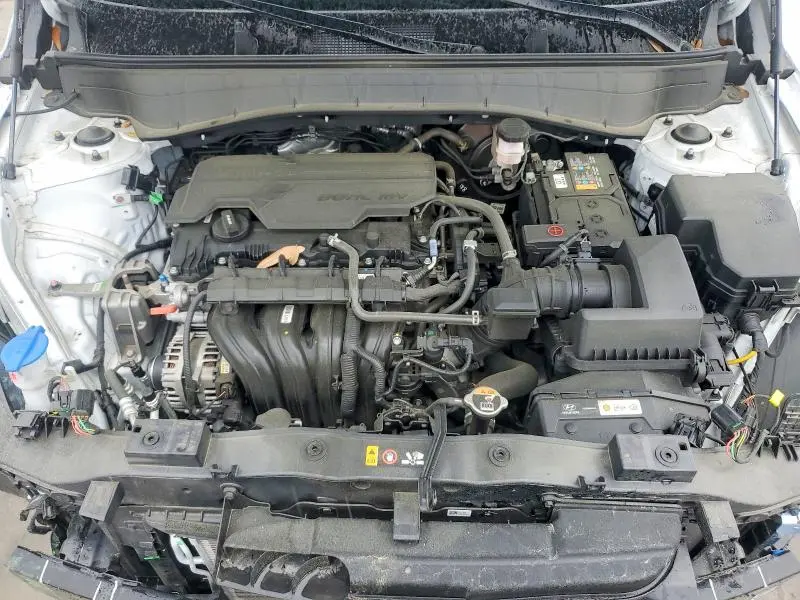 2024 HYUNDAI KONA SE  