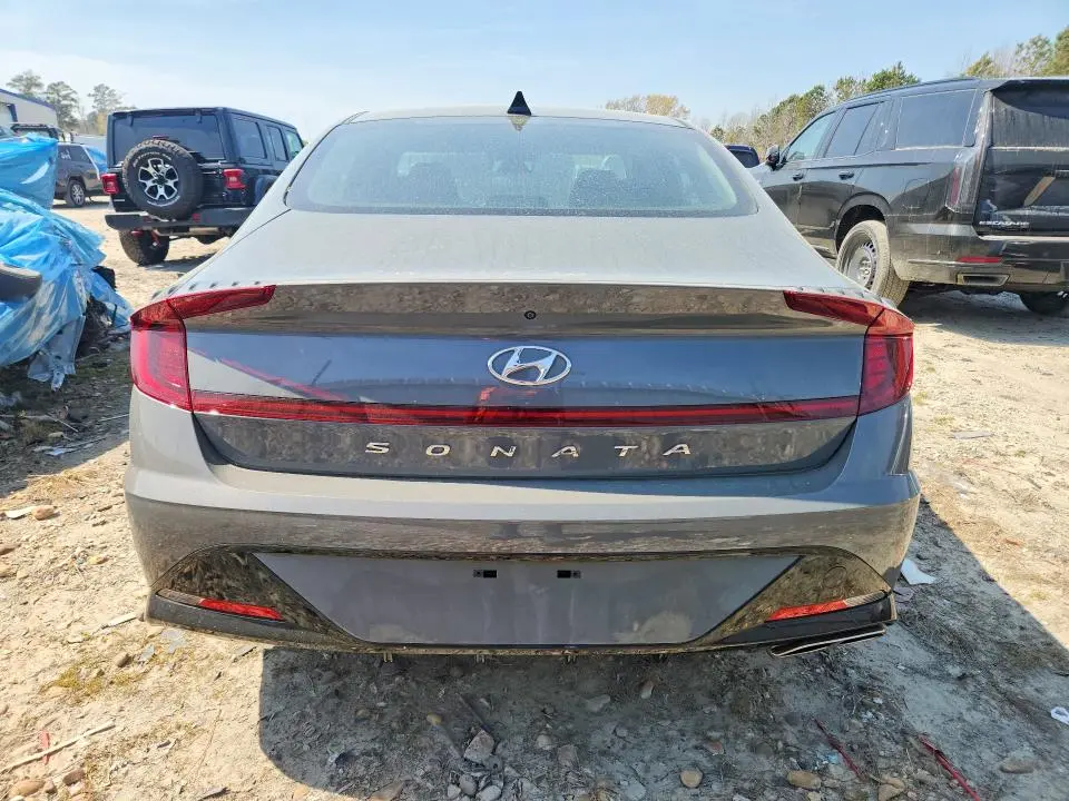 2022 HYUNDAI SONATA SEL  