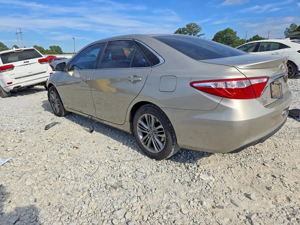 2015 TOYOTA CAMRY SE  