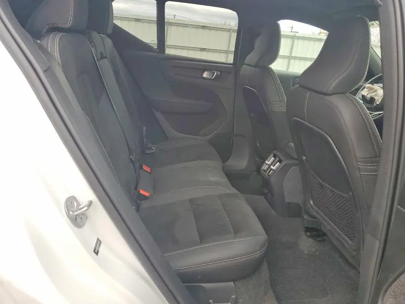 2024 VOLVO XC40 RECHARGE PLUS  