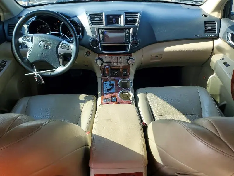 2013 TOYOTA HIGHLANDER LIMITED  