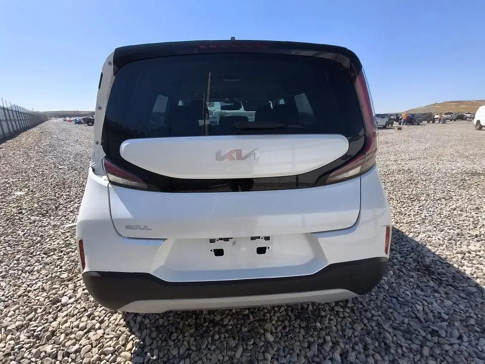 2023 KIA SOUL LX  