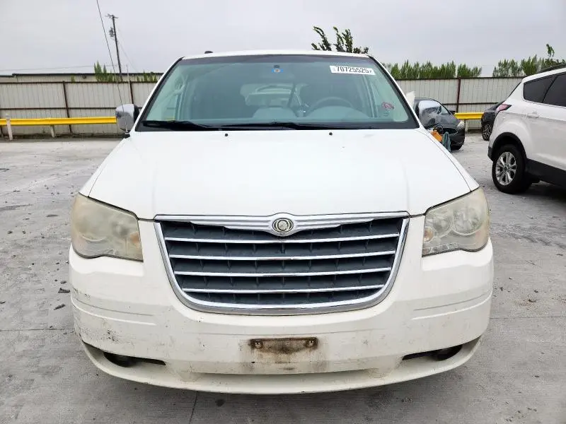 2010 CHRYSLER TOWN & COUNTRY TOURING  