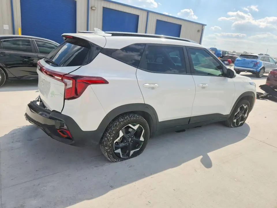 2025 KIA SELTOS S  